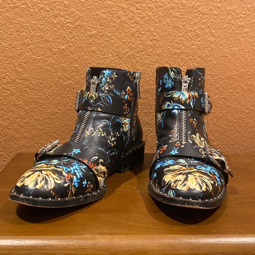 DONATED Gianni Bini Floral Boots